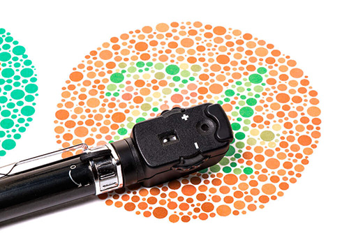 Ophthalmoscope and color vision test